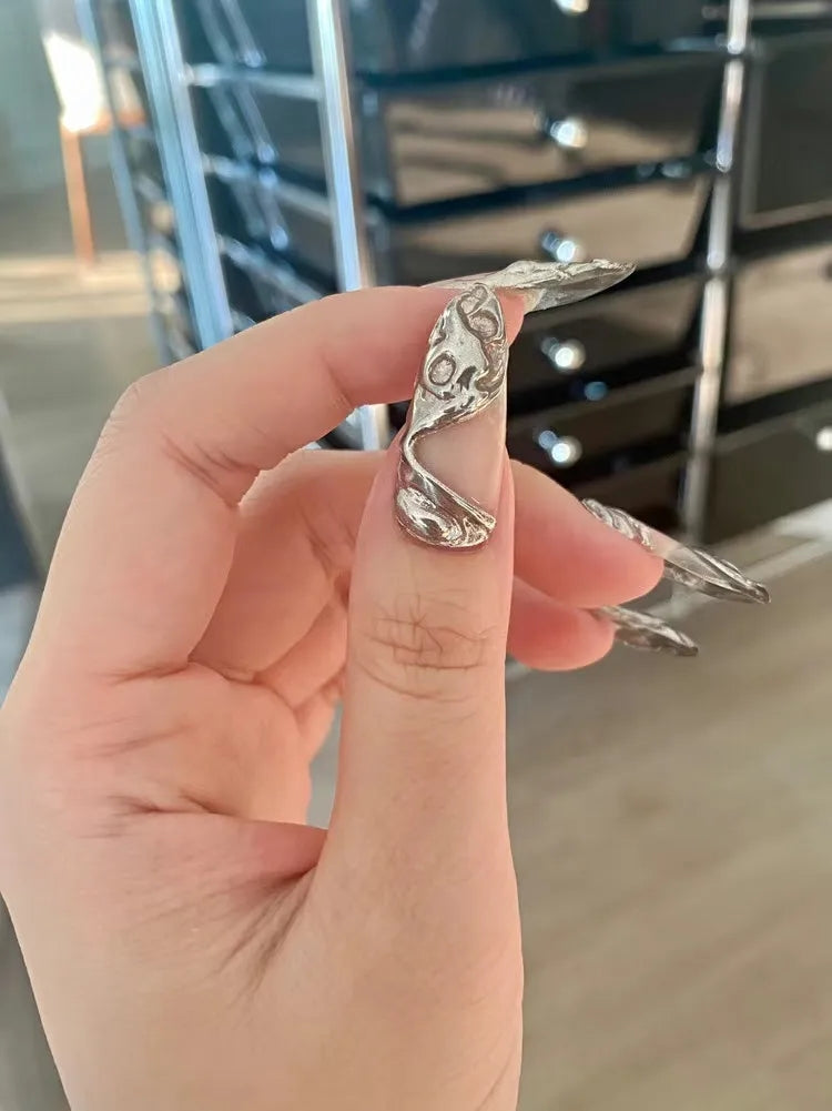 H113 METAL GIRL HANDMADE NAIL