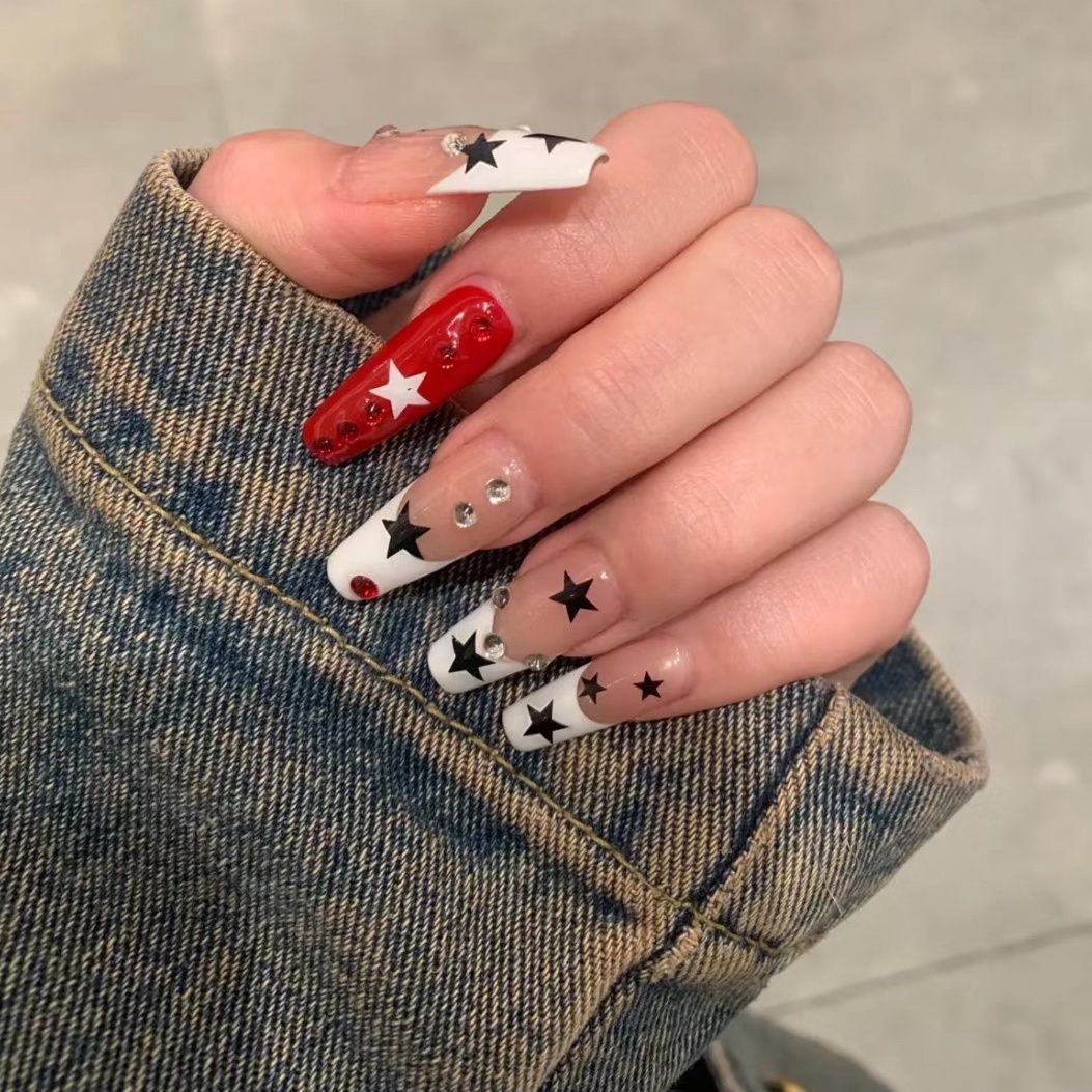 H179 CHRISTMAS BLACK & WHITE STARS HANDMADE NAIL
