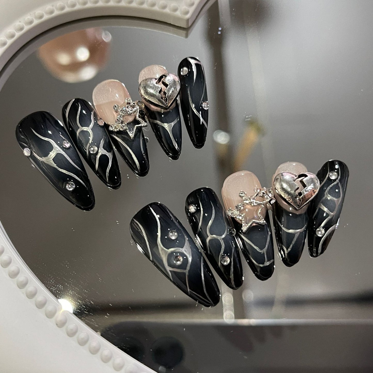 H53 LIGHT LUXURY ALLOY HANDMADE NAIL