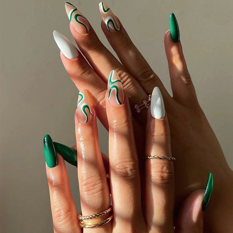 S25 GREEN & WHITE CONTRASTING WAVES SHORT NAIL