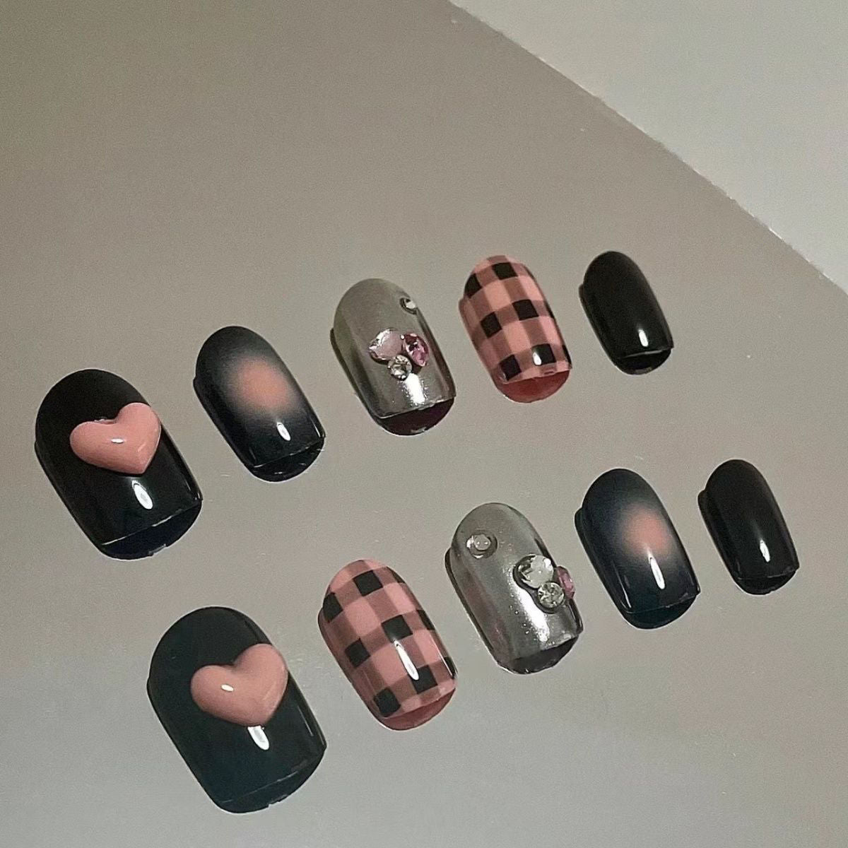 H3 LOVE BLACK CHECKER HANDMADE NAIL