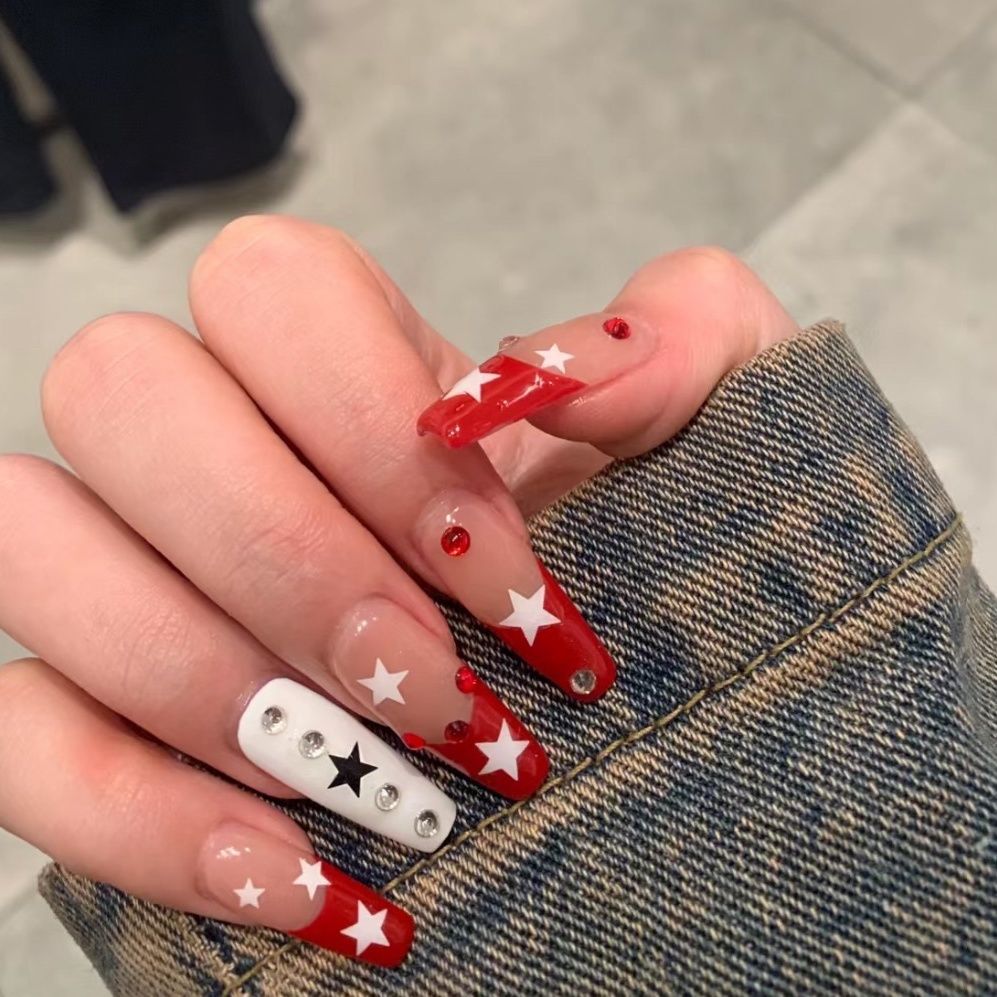 H179 CHRISTMAS BLACK & WHITE STARS HANDMADE NAIL