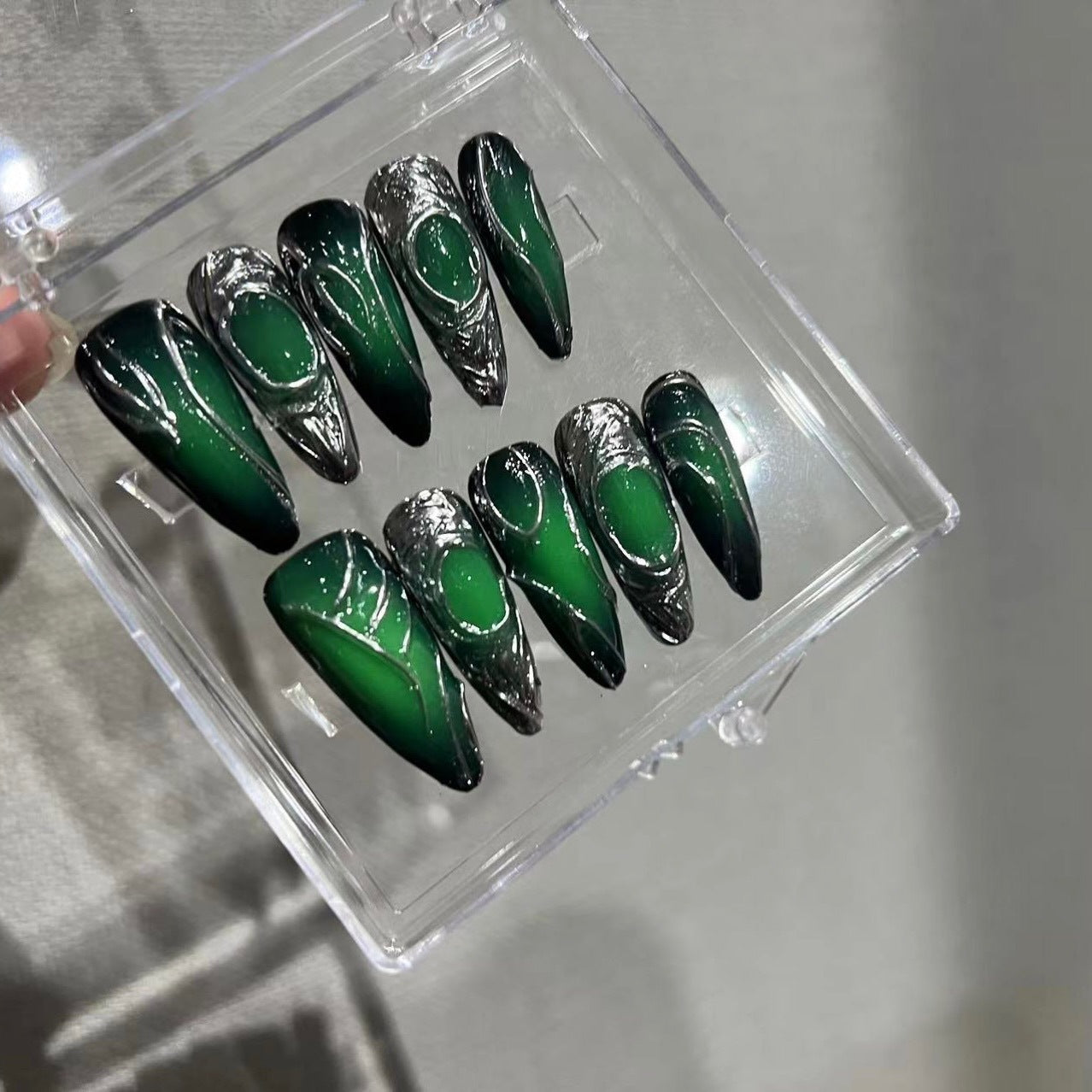 H172 DARK GREEN JADE HALO DYEING HANDMADE NAIL