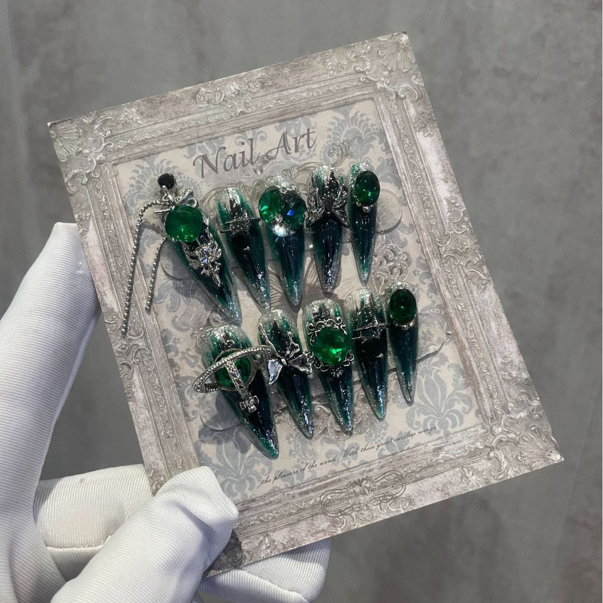 H216 EMERALD JADE METAL RIBBON HANDMADE NAIL