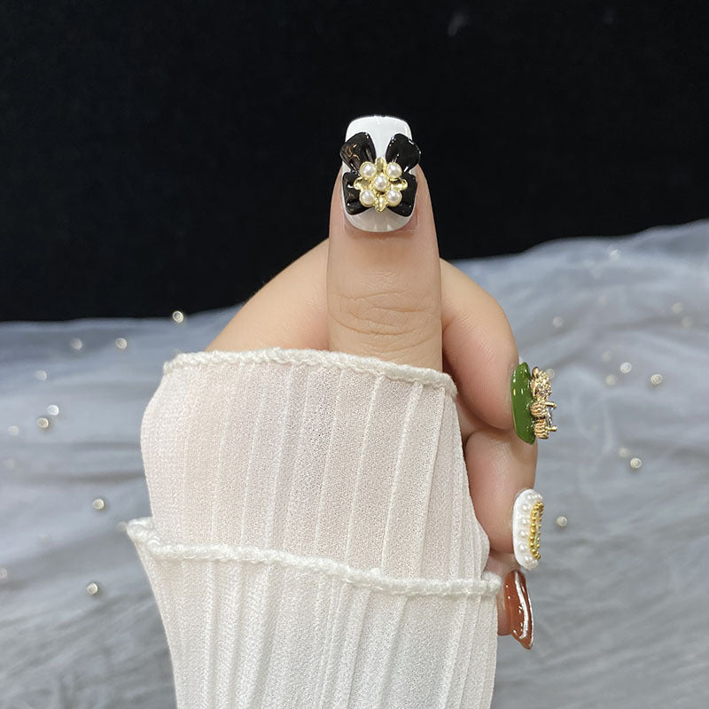 H27 CUBIC BOW BEAR VINTAGE HANDMADE NAIL