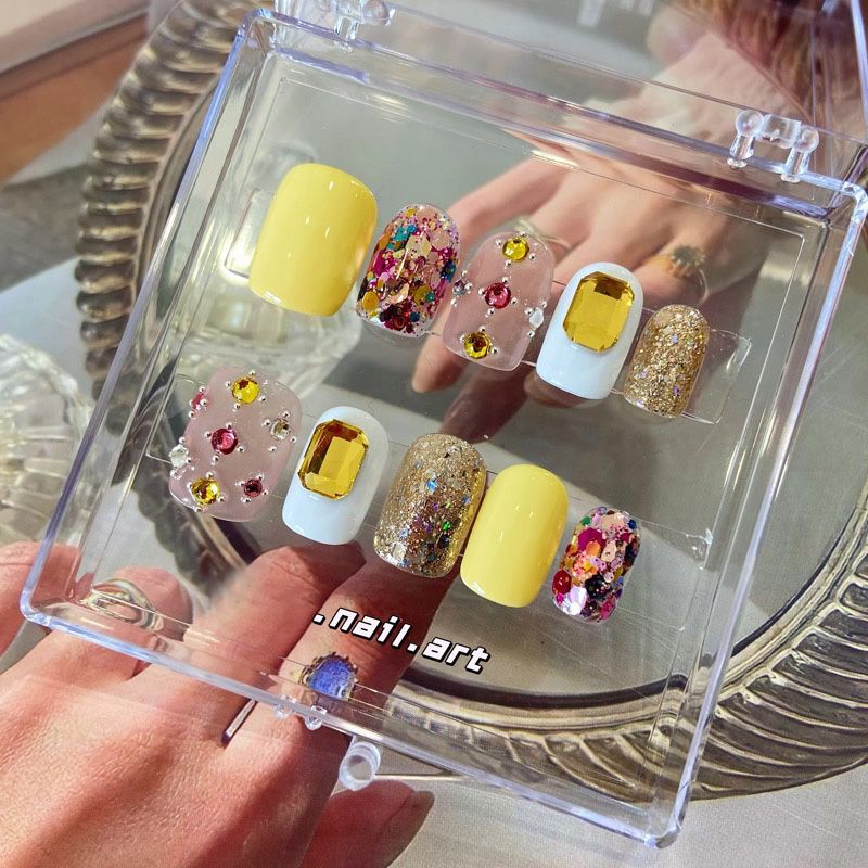H165 YELLOW RHINESTONE HANDMADE NAIL