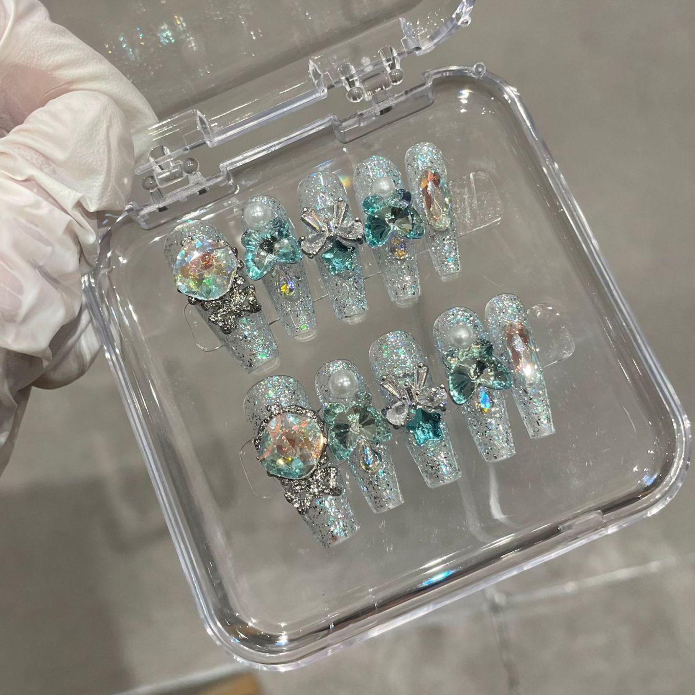 H211 GLACIER BLUE BUTTERFLY HEAVY INDUSTRY GLITTER ZIRCON HANDMADE NAIL