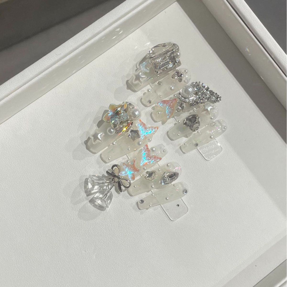 H289 love At The Dolphin Bay HANDMADE NAIL