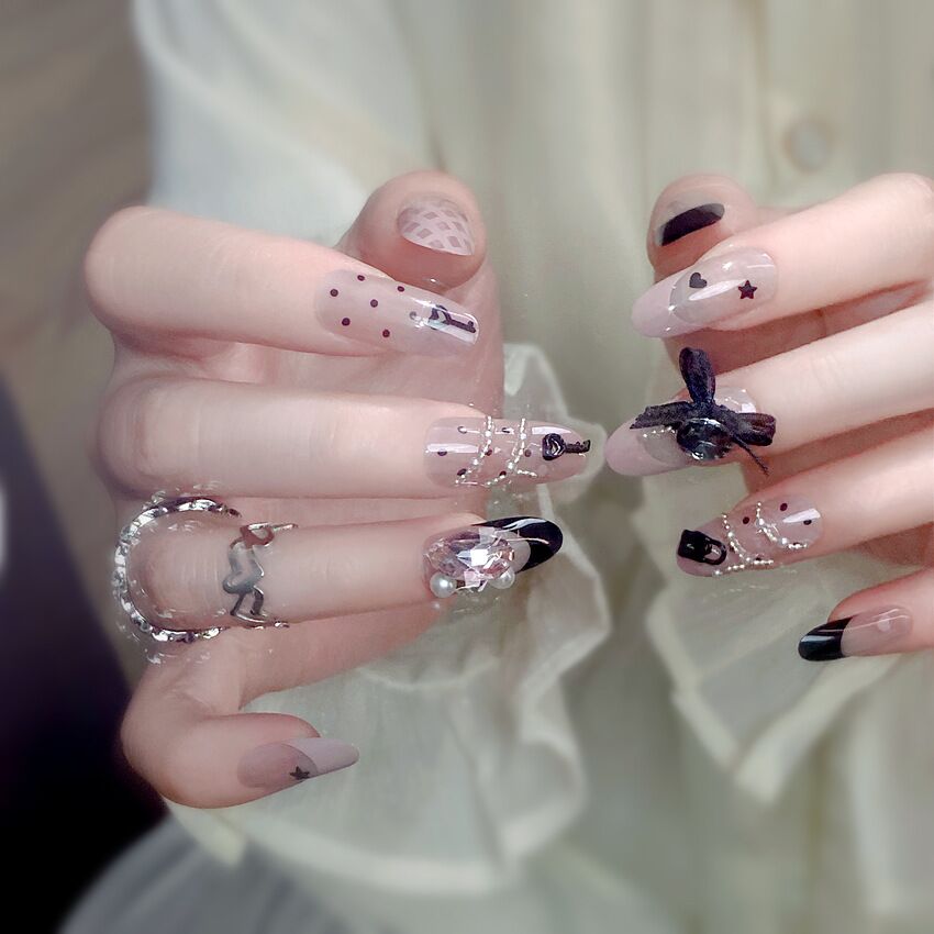 F40 Enchanting Night Lady MEDIUM NAIL
