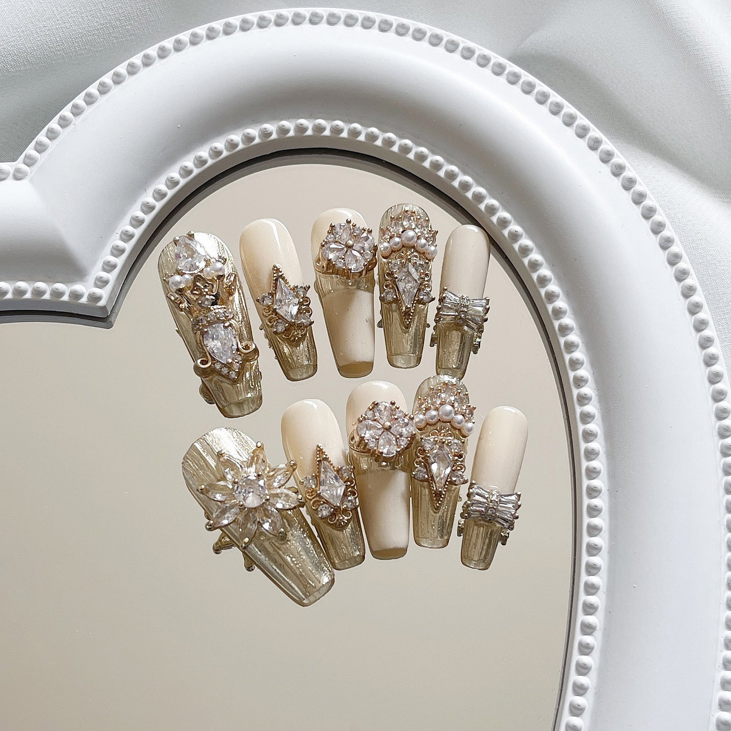 H383 Sparkling Champagne and Brilliant Diamonds HANDMADE NAIL