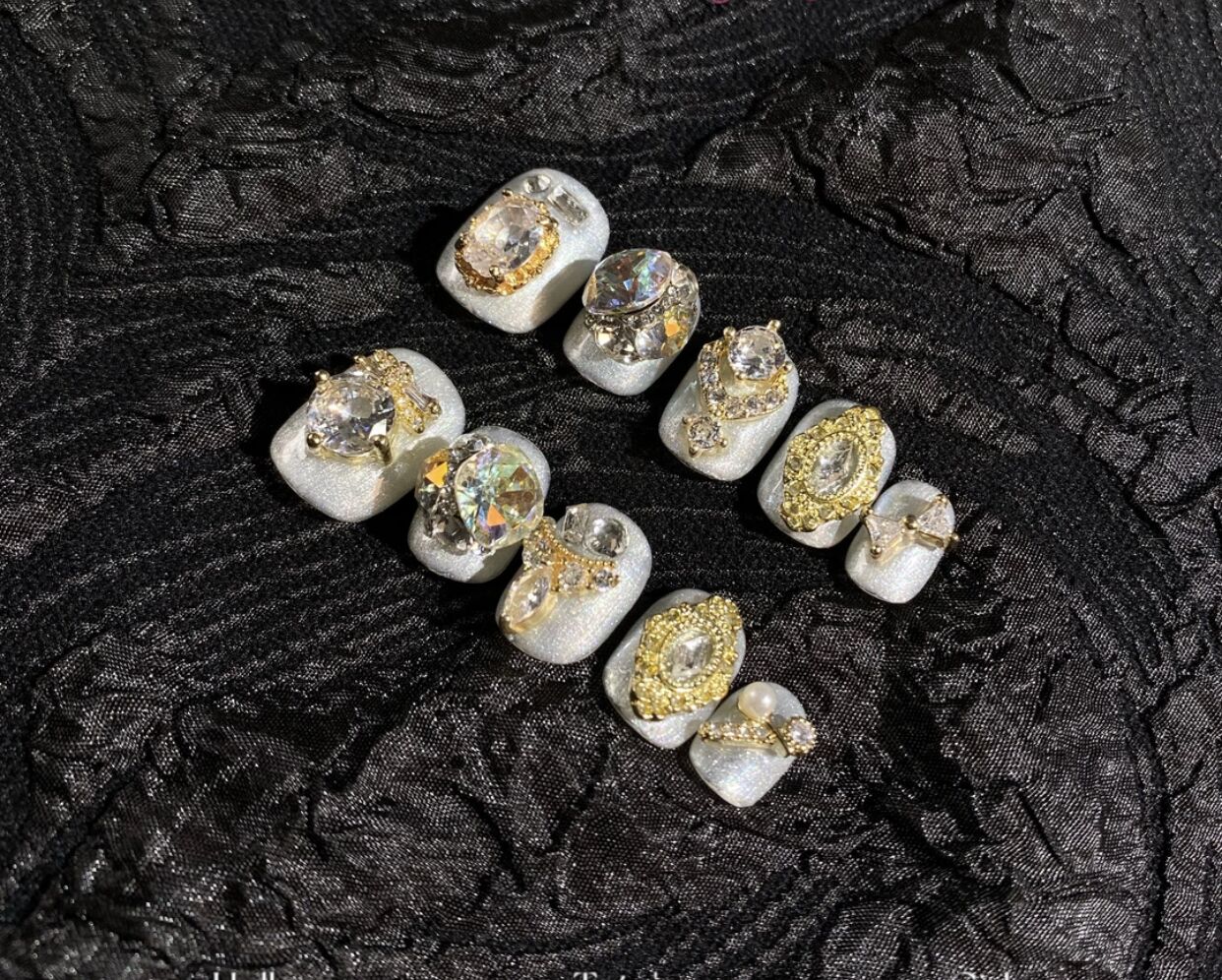 H340 Palace Platinum Baroque HANDMADE NAIL
