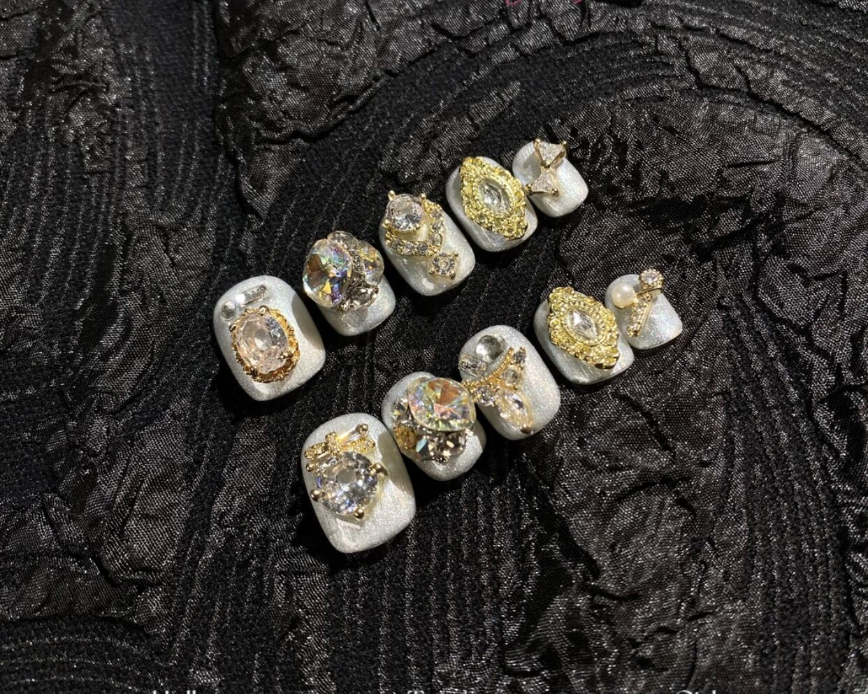 H340 Palace Platinum Baroque HANDMADE NAIL