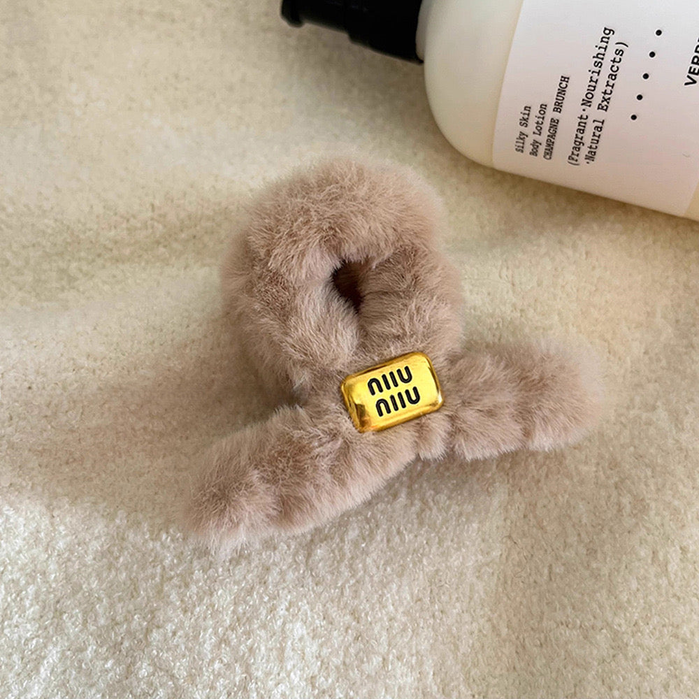 H5 Advanced Gold Label Letter Plush Shark Clip