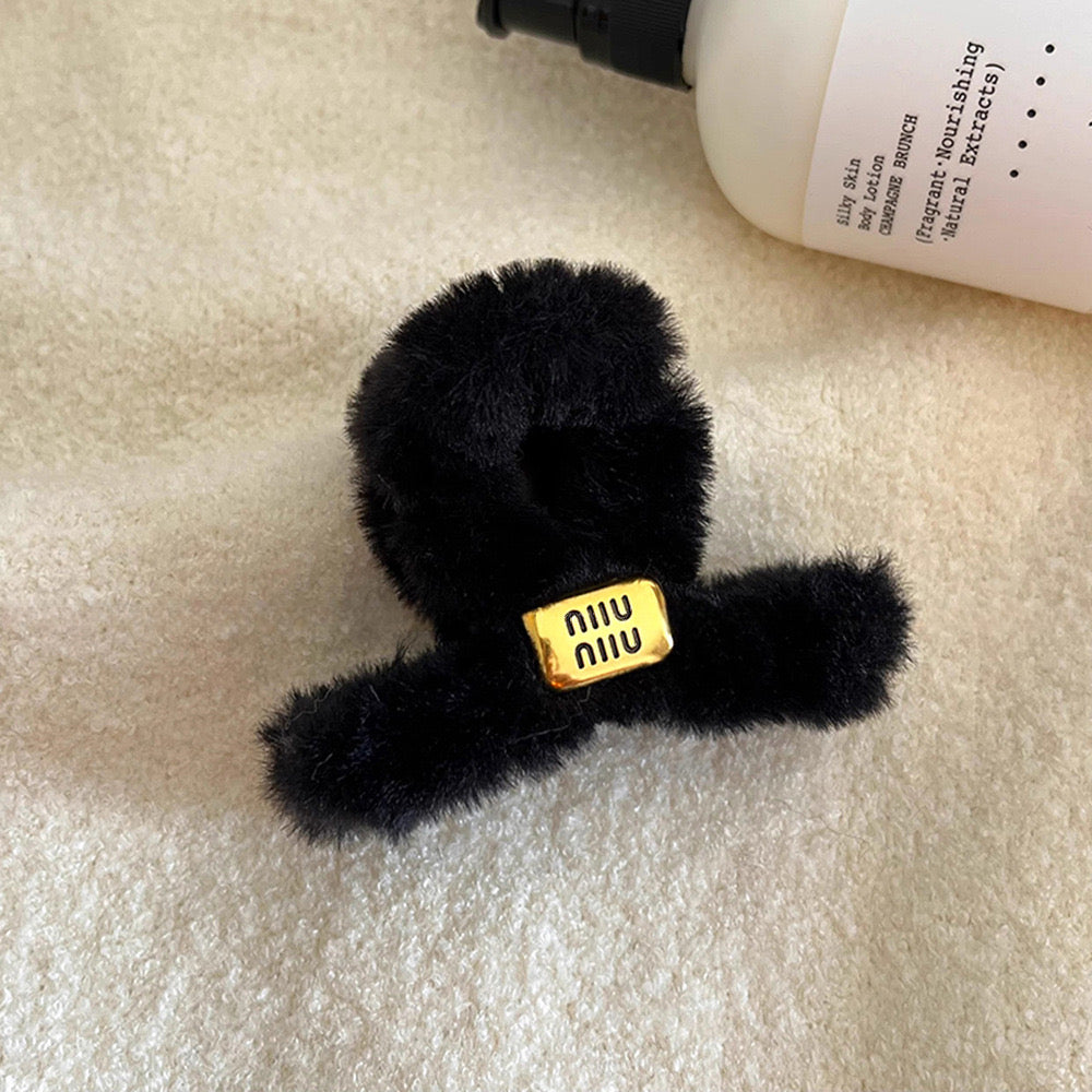 H5 Advanced Gold Label Letter Plush Shark Clip