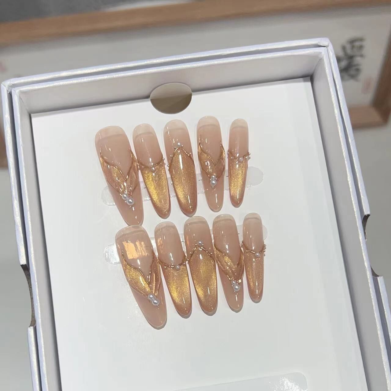 H370 Cat Eye Mermaid Tail Gold HANDMADE NAIL