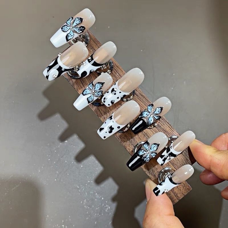 H358 Devil's Flower Black and White Spot HANDMADE NAIL