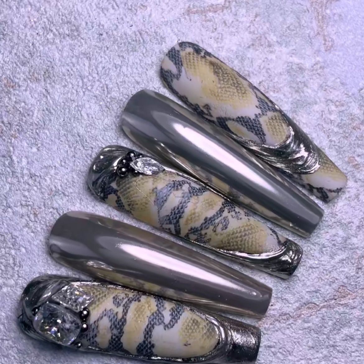 H187 Cyberpunk snake pattern HANDMADE NAIL
