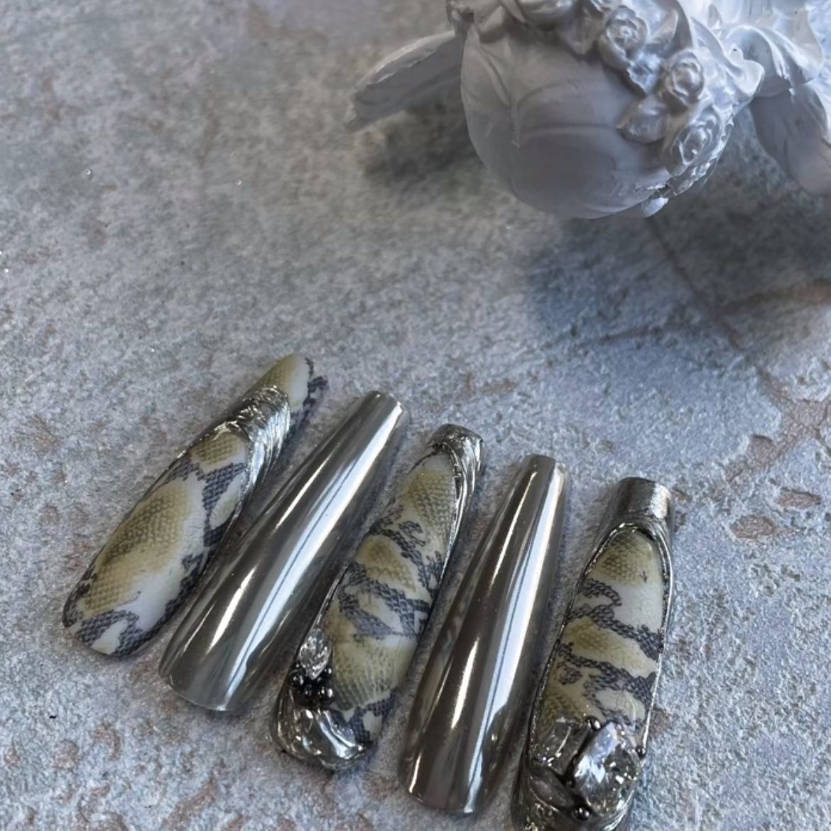 H187 Cyberpunk snake pattern HANDMADE NAIL