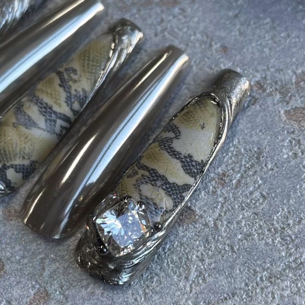 H187 Cyberpunk snake pattern HANDMADE NAIL