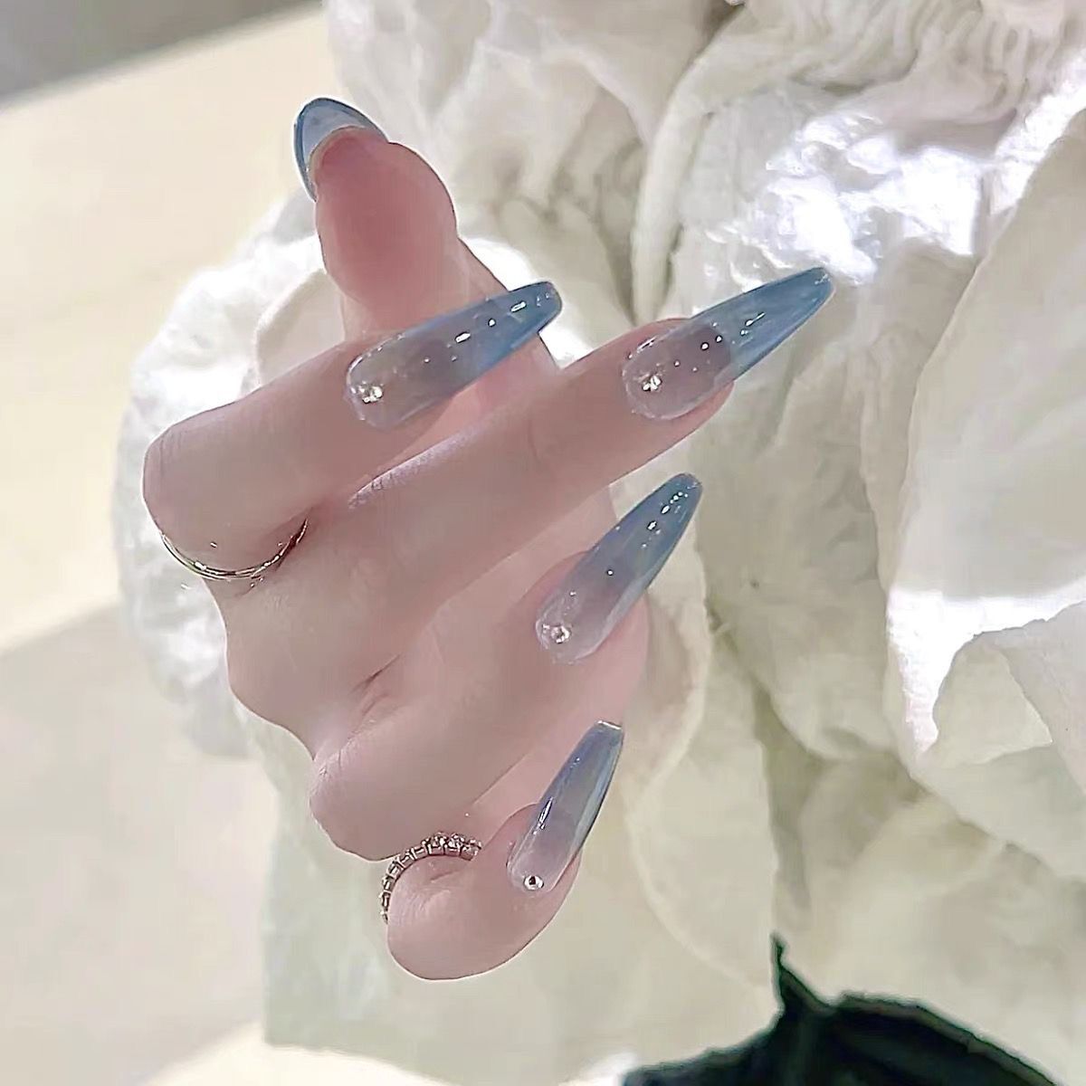 H155 Glacier haze gradient blue HANDMADE NAIL