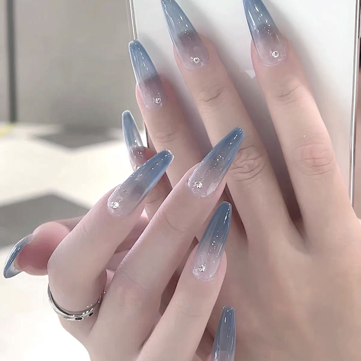 H155 Glacier haze gradient blue HANDMADE NAIL