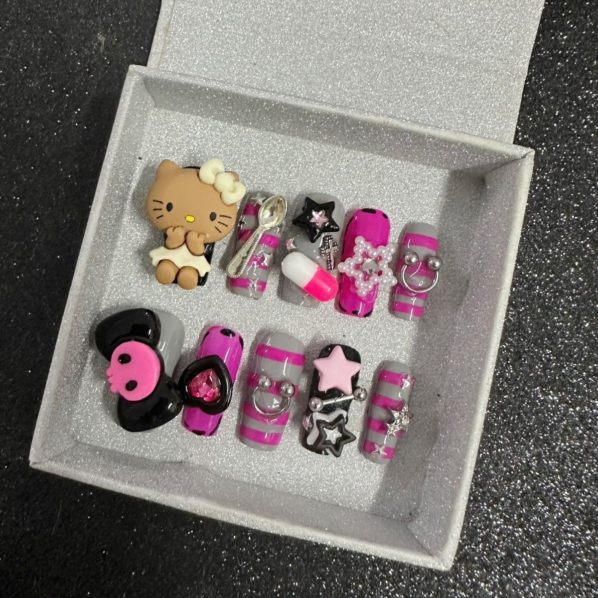 HK43 Hot Girl Stars Cat HANDMADE NAIL