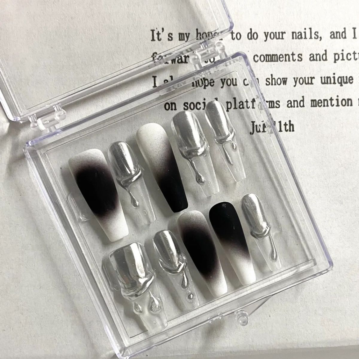 H135 Technological liquid silver black HANDMADE NAIL