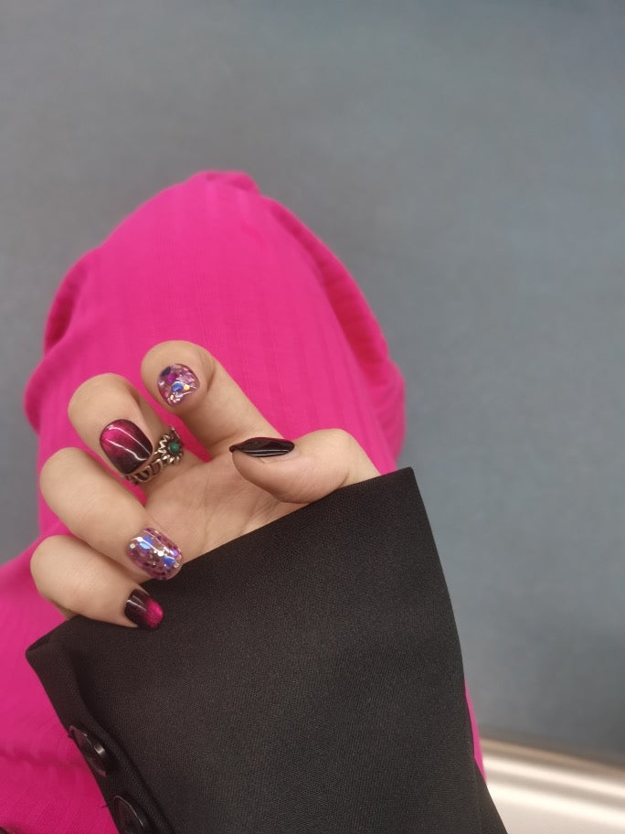 H137 PINK LOVE BLACK CHECKER DIAMOND HANDMADE NAIL