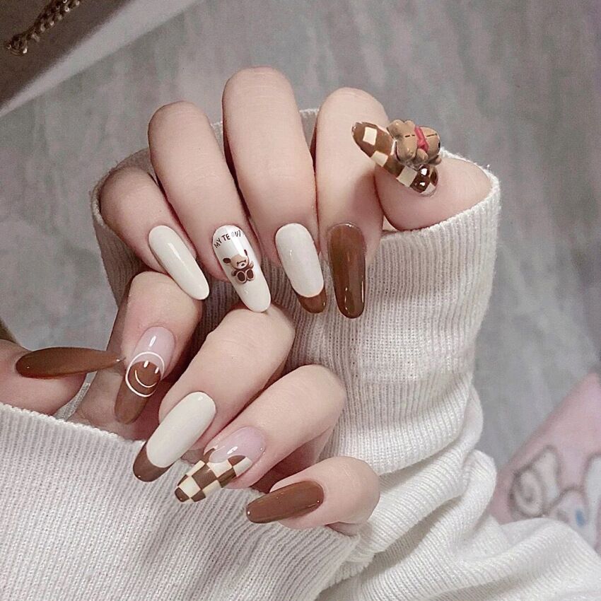 F49 ub checkerboard grid caramel MEDIUM NAIL