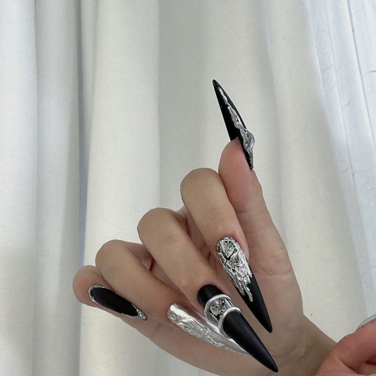 H212 Dark and shiny silver snake pattern HANDMADE NAIL