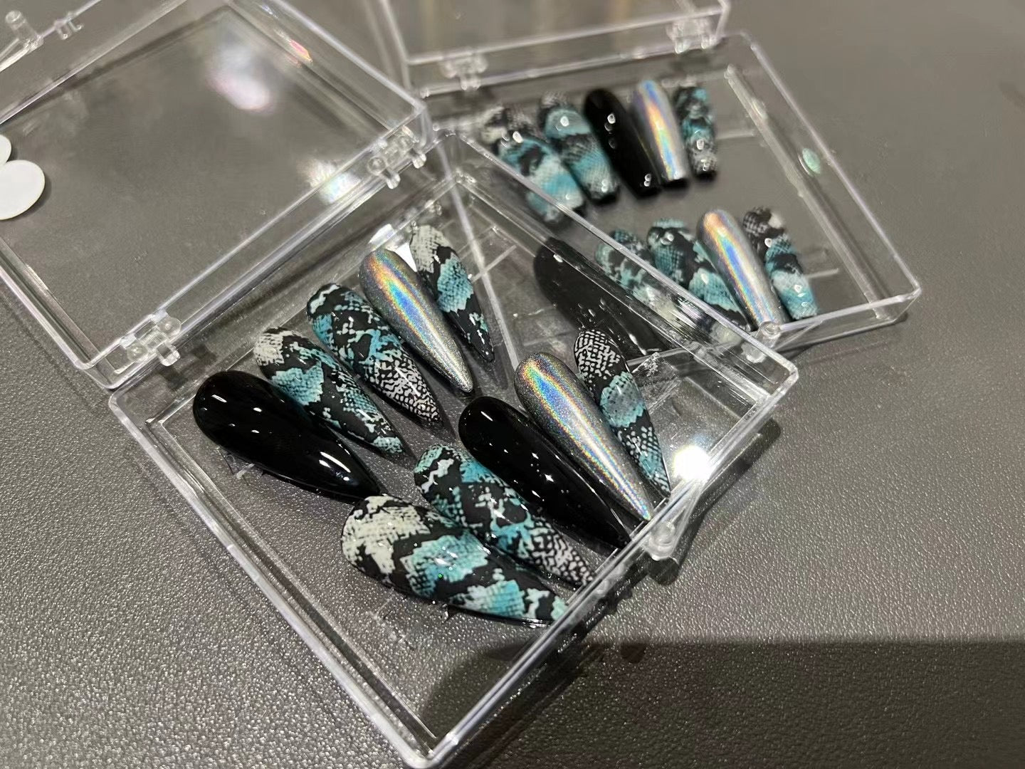 H248 SNAKE SCALE HANDMADE NAIL