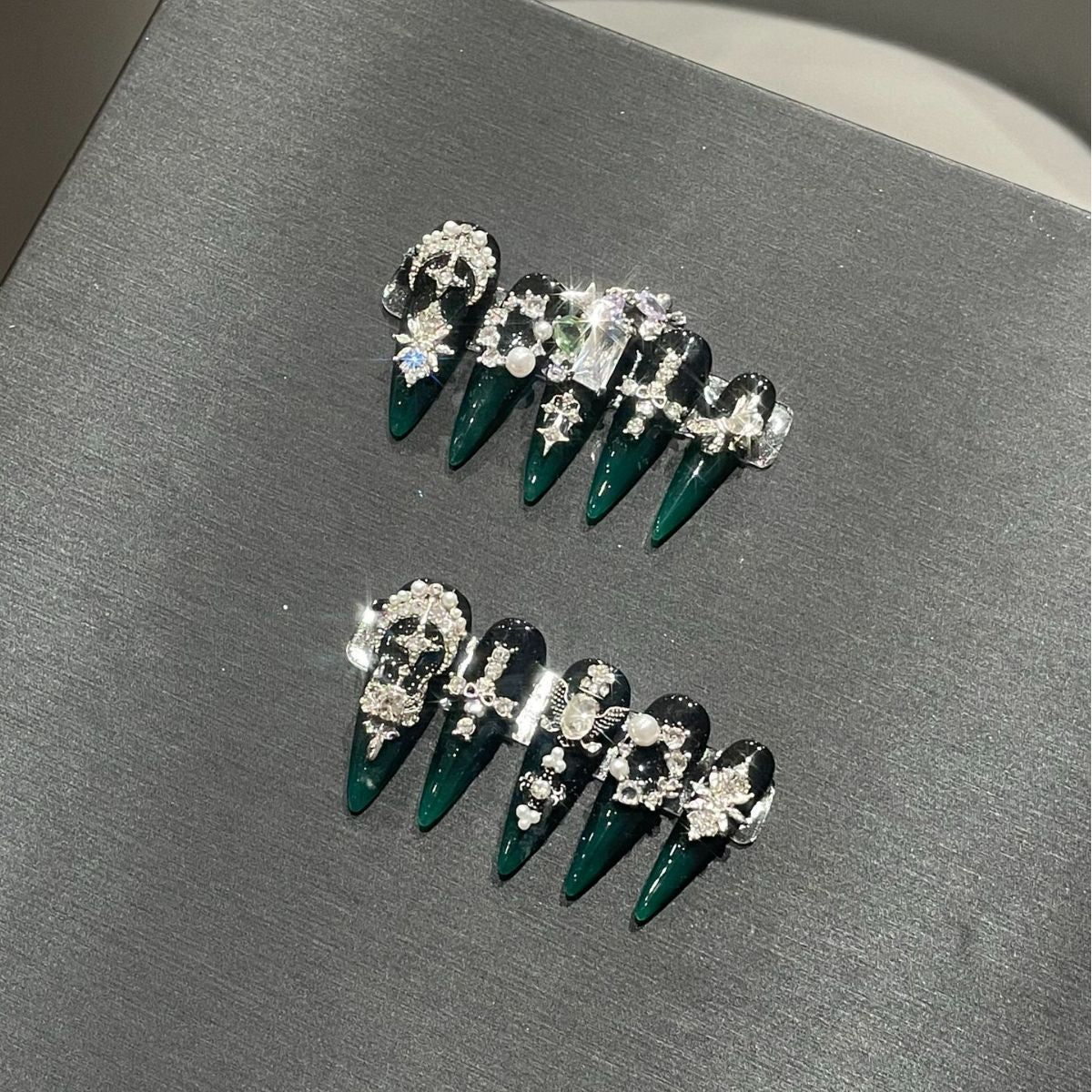 H220 PREMIUM LUXURY EMERALD GREEN HANDMADE NAIL