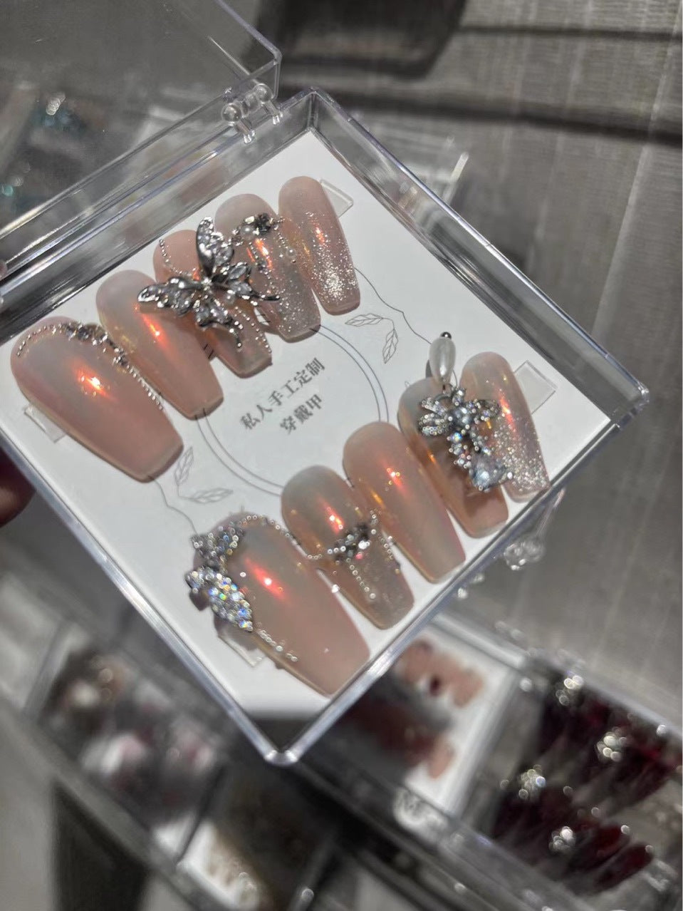 H148 METAL BUTTERFLY NUDE HANDMADE NAIL