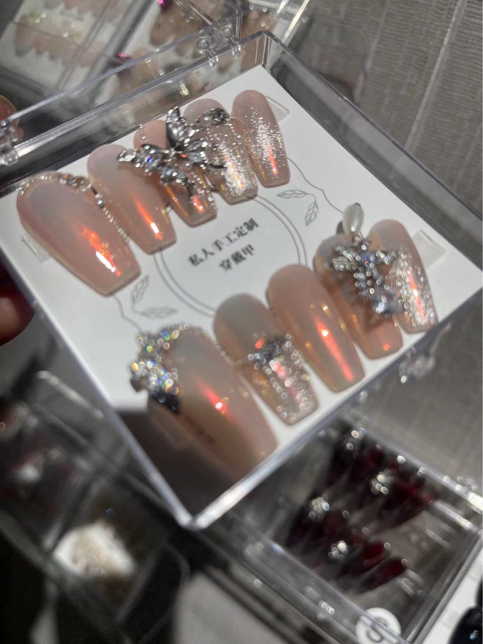 H148 METAL BUTTERFLY NUDE HANDMADE NAIL