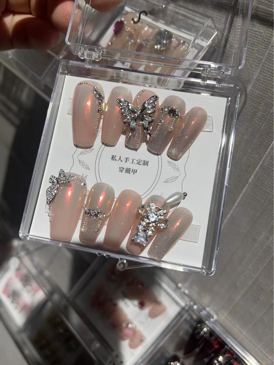 H148 METAL BUTTERFLY NUDE HANDMADE NAIL