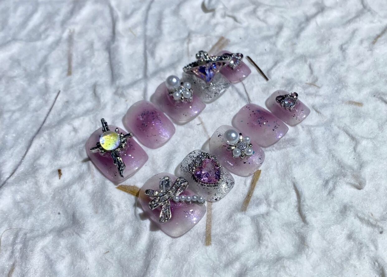 H334 Lavender Manor HANDMADE NAIL