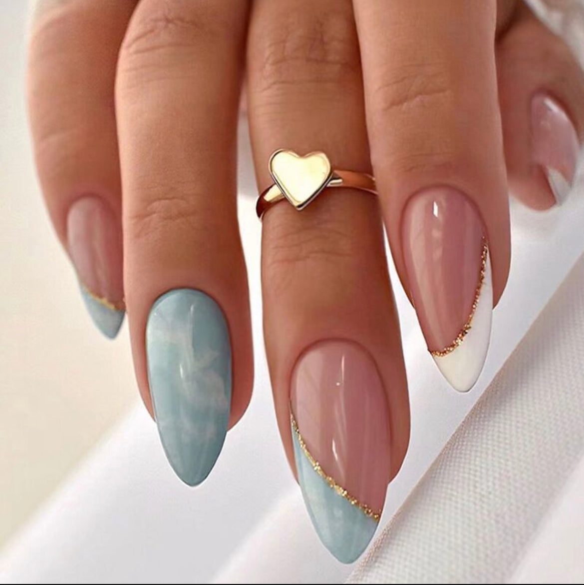 F51 French gradient willow leaf  MEDIUM NAIL